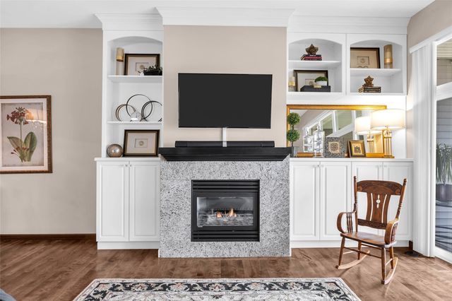 1540 Cedar Vista Ln, North Liberty, IA 52317