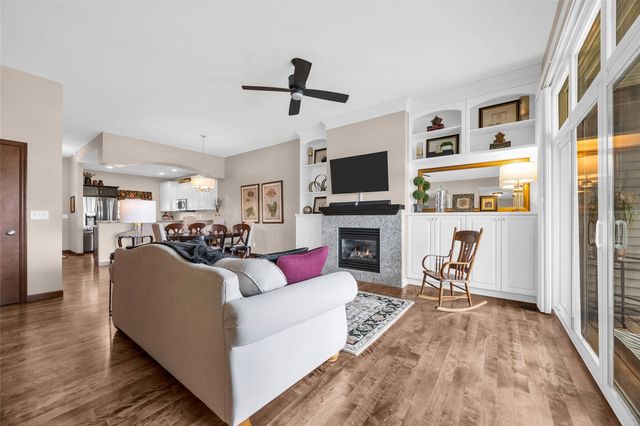 1540 Cedar Vista Ln, North Liberty, IA 52317