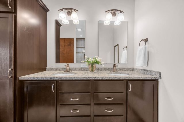 1540 Cedar Vista Ln, North Liberty, IA 52317