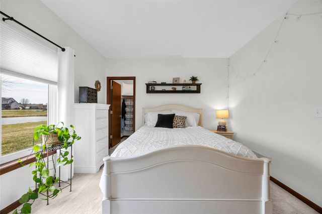 1540 Cedar Vista Ln, North Liberty, IA 52317