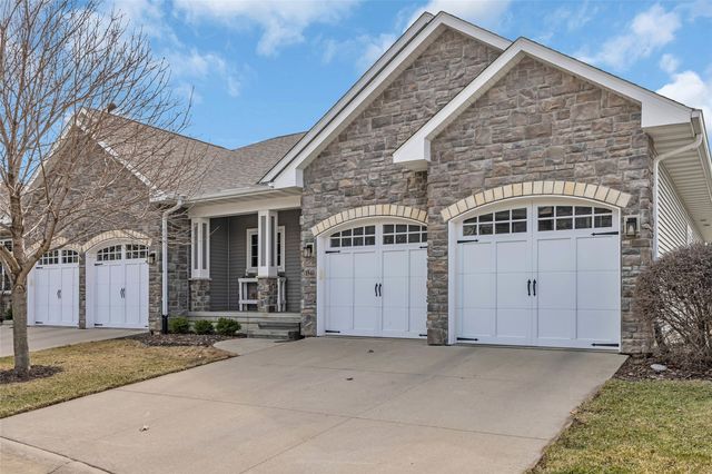 1540 Cedar Vista Ln, North Liberty, IA 52317
