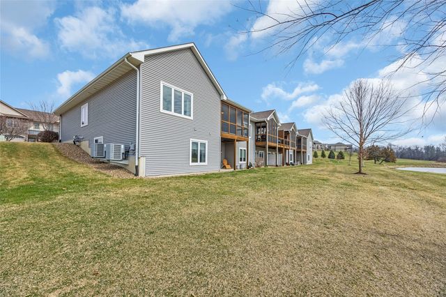 1540 Cedar Vista Ln, North Liberty, IA 52317