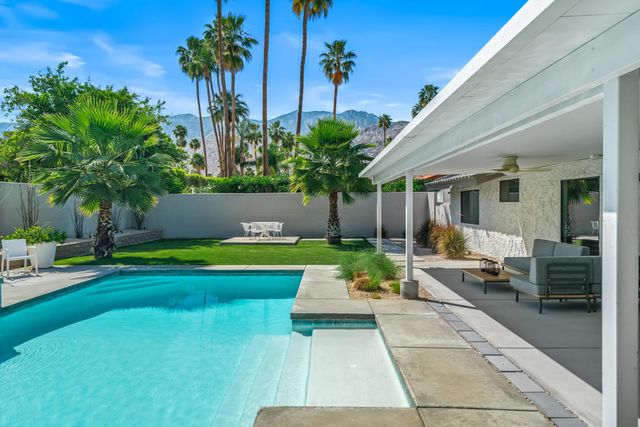 2295 E Amarillo Way, Palm Springs, CA 92264