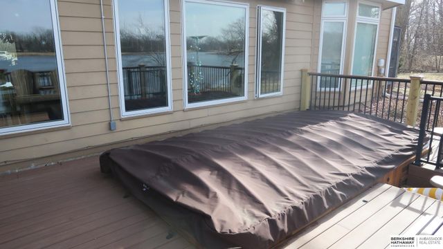 27320 W Center Road, Waterloo, NE 68069