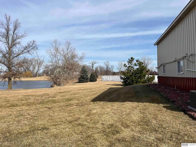 27320 W Center Road, Waterloo, NE 68069