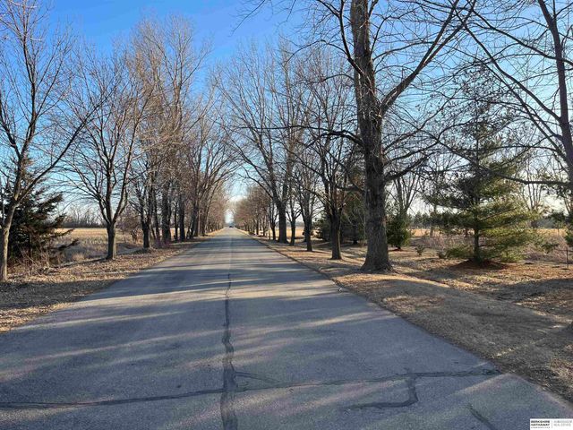 27320 W Center Road, Waterloo, NE 68069