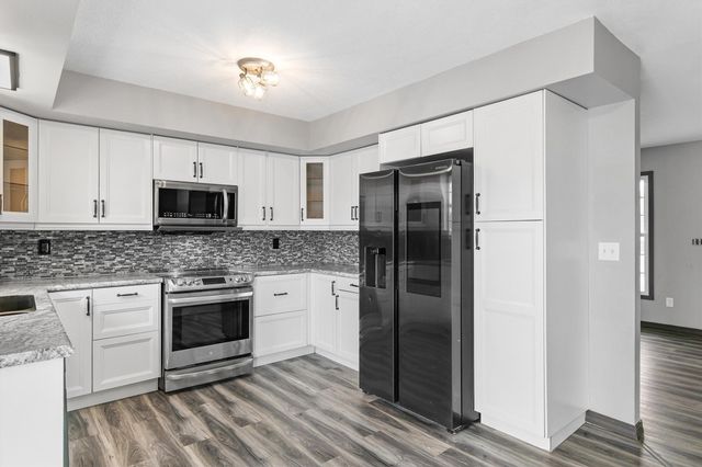 4249 E Douglas Avenue, Des Moines, IA 50317