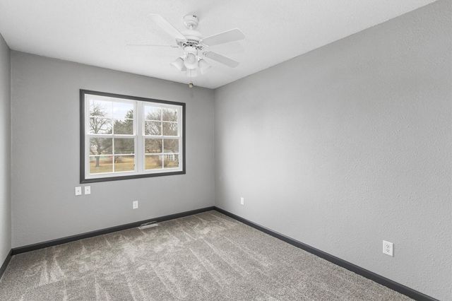 4249 E Douglas Avenue, Des Moines, IA 50317