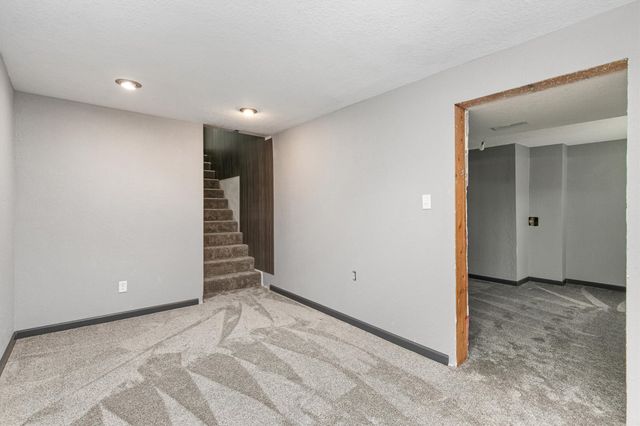 4249 E Douglas Avenue, Des Moines, IA 50317