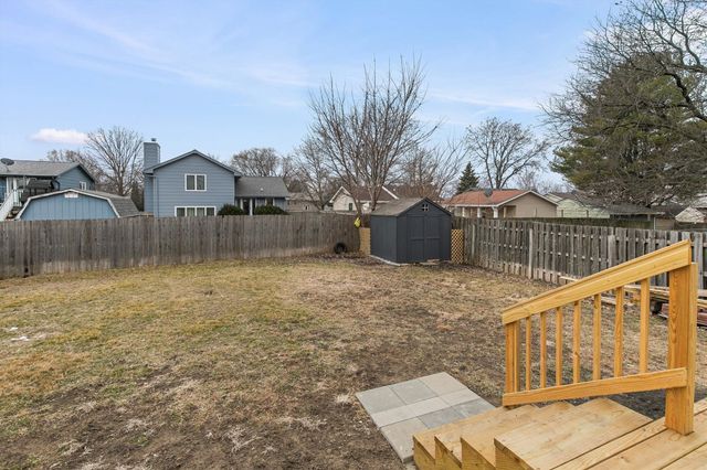 4249 E Douglas Avenue, Des Moines, IA 50317