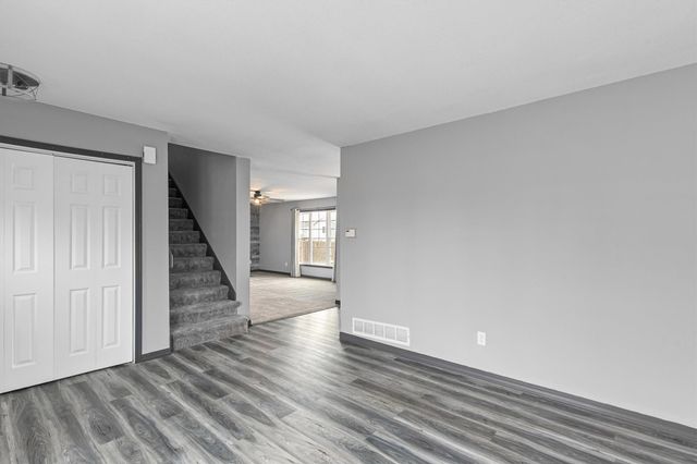 4249 E Douglas Avenue, Des Moines, IA 50317