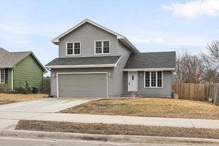 4249 E Douglas Avenue, Des Moines, IA 50317
