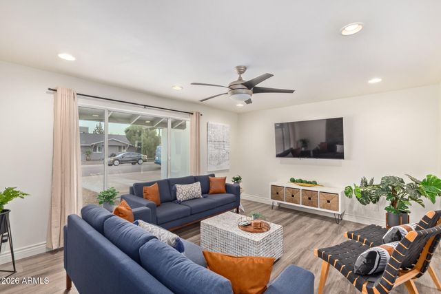 8442 E HOLLY Street, Scottsdale, AZ 85257