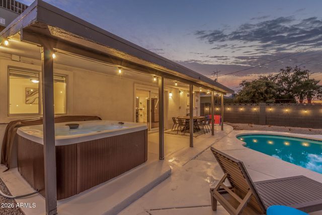 8442 E HOLLY Street, Scottsdale, AZ 85257