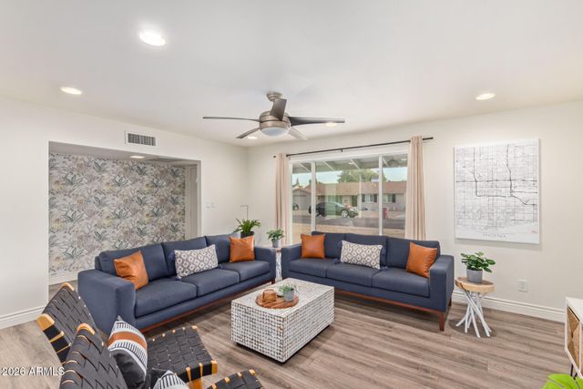 8442 E HOLLY Street, Scottsdale, AZ 85257
