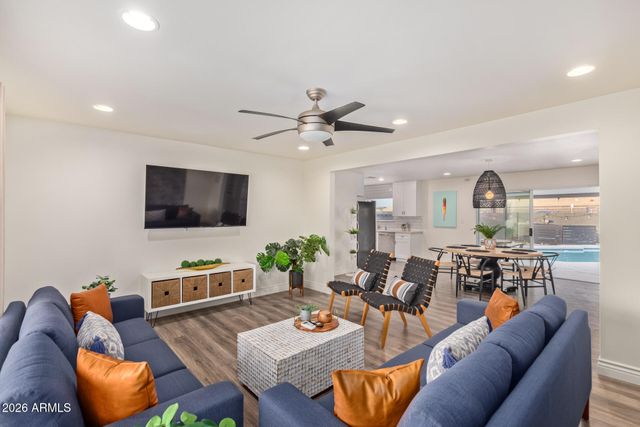 8442 E HOLLY Street, Scottsdale, AZ 85257