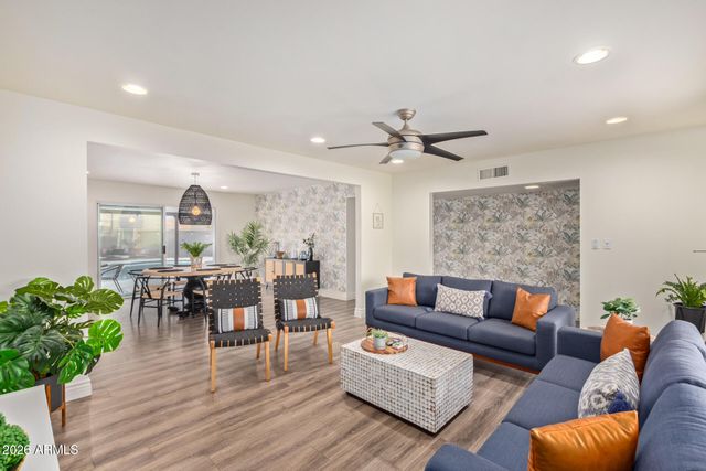 8442 E HOLLY Street, Scottsdale, AZ 85257