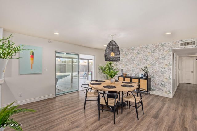 8442 E HOLLY Street, Scottsdale, AZ 85257