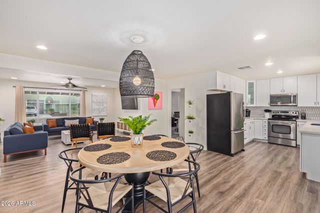 8442 E HOLLY Street, Scottsdale, AZ 85257