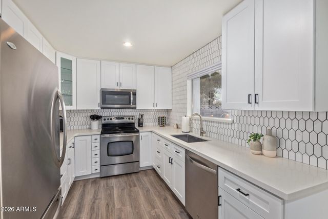 8442 E HOLLY Street, Scottsdale, AZ 85257