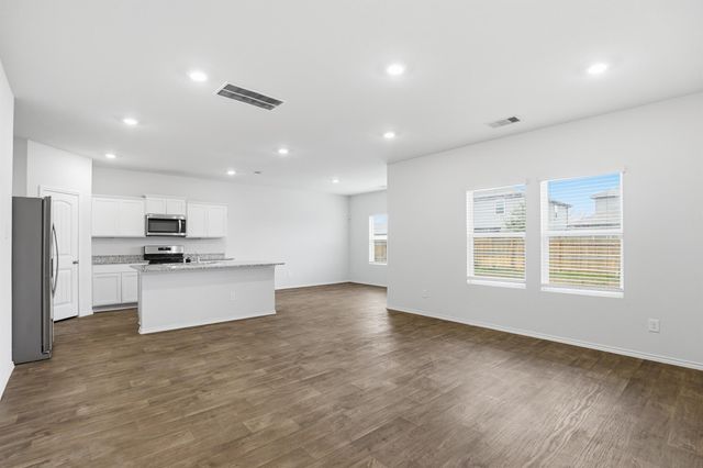 427 Sickle LOOP, Kyle, TX 78640