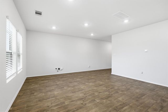 427 Sickle LOOP, Kyle, TX 78640