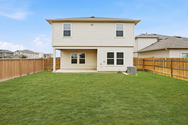 427 Sickle LOOP, Kyle, TX 78640