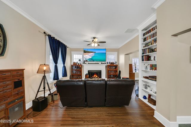 1315 W HIGH STREET, Jefferson City, MO 65109