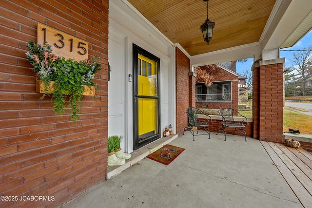 1315 W HIGH STREET, Jefferson City, MO 65109