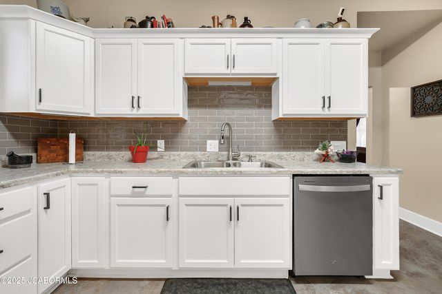 1315 W HIGH STREET, Jefferson City, MO 65109