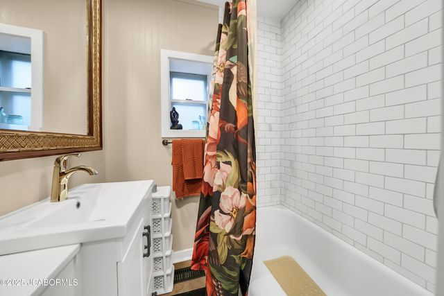 1315 W HIGH STREET, Jefferson City, MO 65109