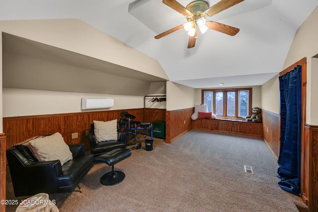 1315 W HIGH STREET, Jefferson City, MO 65109