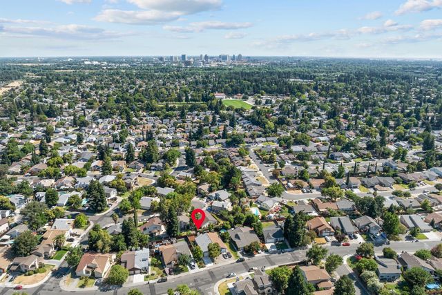 1270 Pebblewood Dr, Sacramento, CA 95833