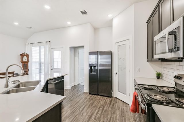 260 Shoreview Drive, Conroe, TX 77303