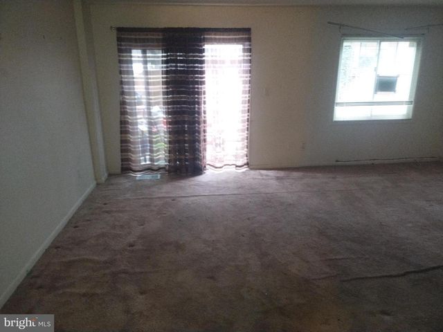 2221 RIDGE PL SE, Washington, DC 20020