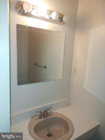 2221 RIDGE PL SE, Washington, DC 20020