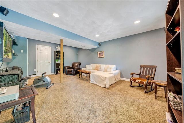 8664 Martins Creek RD, Roanoke, VA 24018