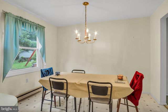 6054 EDWARD DR, Mechanicsburg, PA 17050