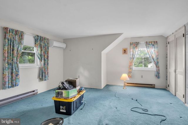 6054 EDWARD DR, Mechanicsburg, PA 17050