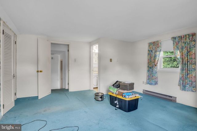 6054 EDWARD DR, Mechanicsburg, PA 17050