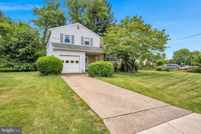 6054 EDWARD DR, Mechanicsburg, PA 17050