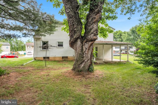 6054 EDWARD DR, Mechanicsburg, PA 17050