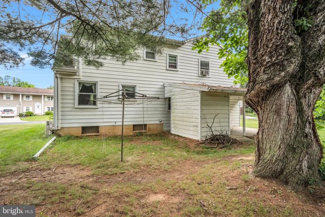 6054 EDWARD DR, Mechanicsburg, PA 17050