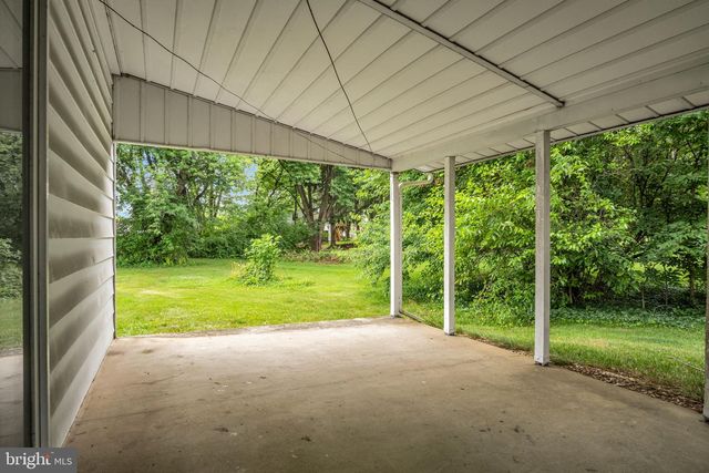 6054 EDWARD DR, Mechanicsburg, PA 17050