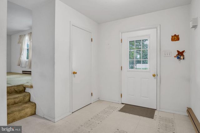 6054 EDWARD DR, Mechanicsburg, PA 17050