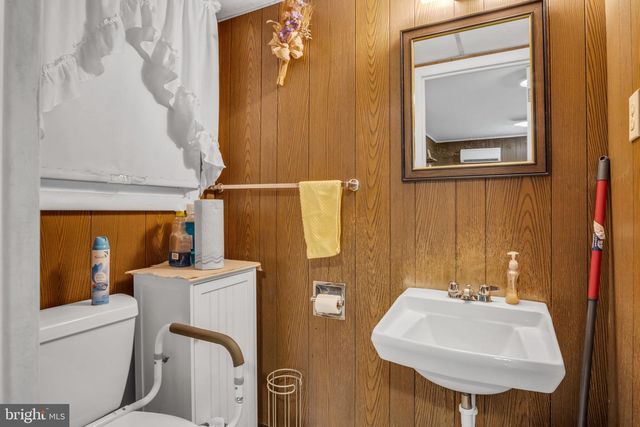 6054 EDWARD DR, Mechanicsburg, PA 17050