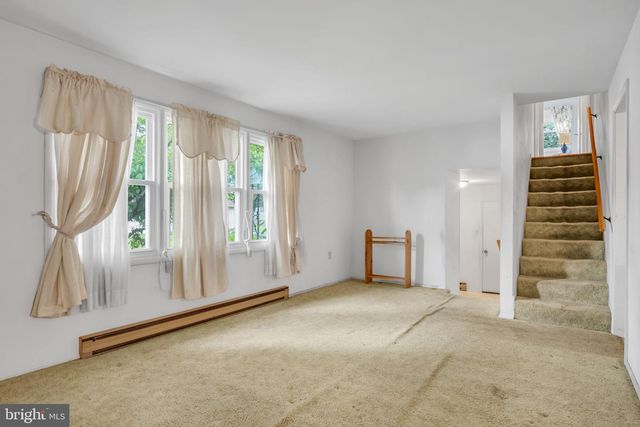 6054 EDWARD DR, Mechanicsburg, PA 17050