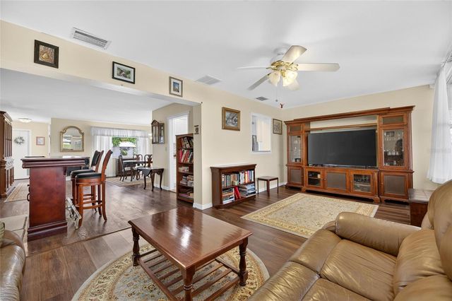 1302 DESERT HILLS DRIVE, Sun City Center, FL 33573