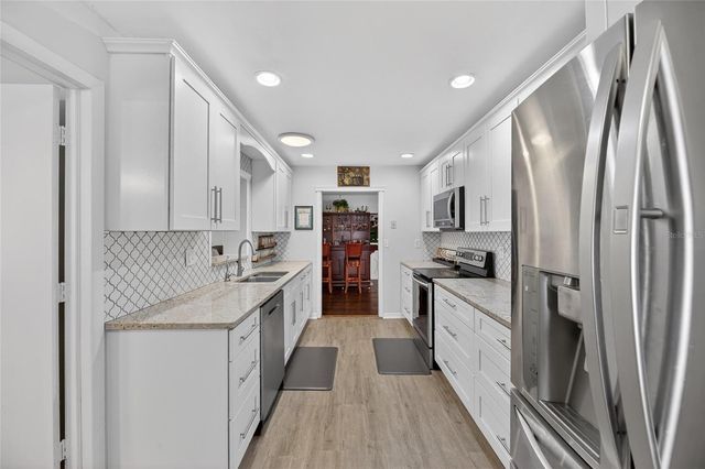 1302 DESERT HILLS DRIVE, Sun City Center, FL 33573