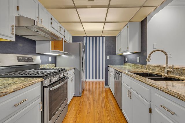 300 6th St 4, Beaver, PA 15009